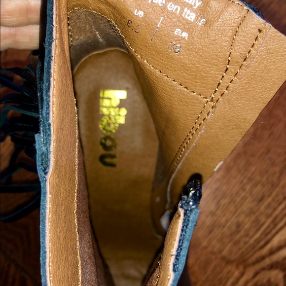 NWOT leather boots with leather fringe - Picture 6 of 8